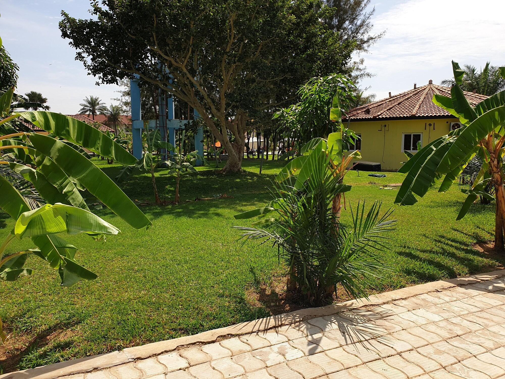 Djeliba Resort Serrekunda Exteriör bild